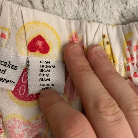 Cupcakes & Cashmere; Hearts & Donuts, Women’s M: Two-piece set - Picture 7 of 11